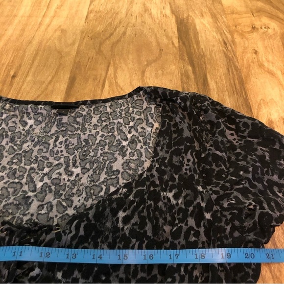 Torrid Black Grey Leopard Print Stretch Flare Sleeveless Top Womens Size 1 - Picture 6 of 8